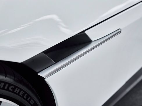Used 2025 Ferrari 12Cilindri RWD image 9