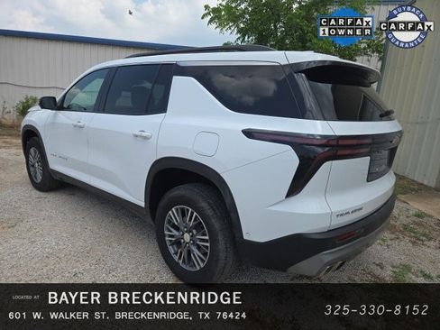 Used 2024 Chevrolet Traverse LT w/ Enhanced Driving Package image 5