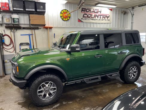 Used 2024 Ford Bronco Badlands image 4