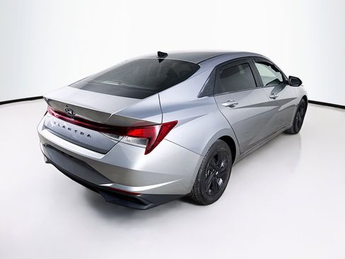 Used 2022 Hyundai Elantra SEL w/ Preferred Accessory Package image 30