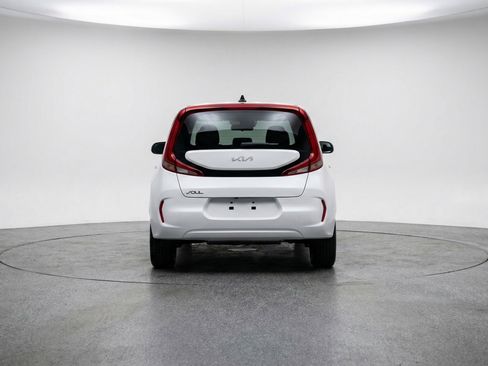 Used 2025 Kia Soul LX w/ LX Technology Package image 7