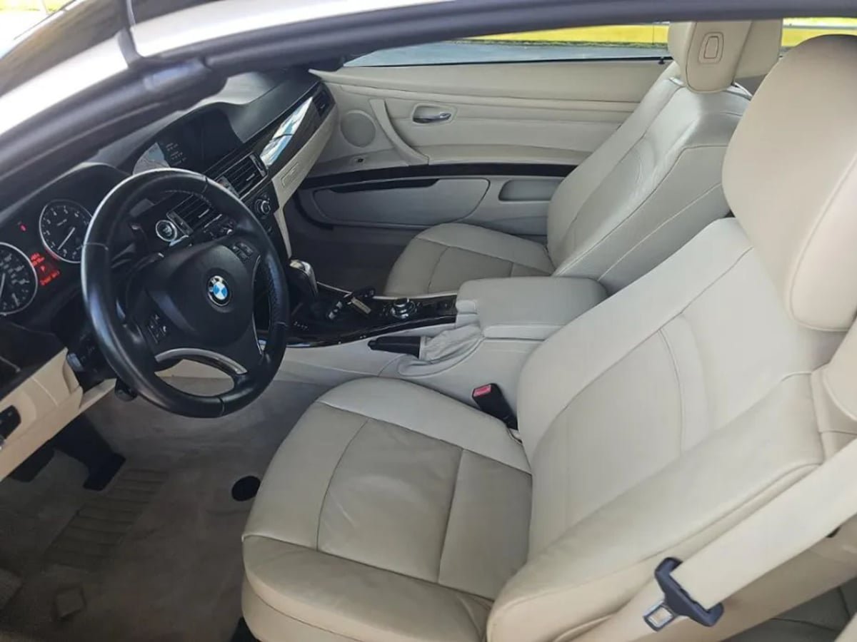 Used 2011 BMW 335i Convertible w/ Premium Pkg RWD image 6