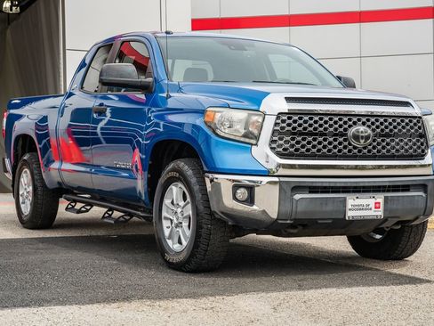 Used 2018 Toyota Tundra SR5 w/ SR5 Upgrade Package image 1