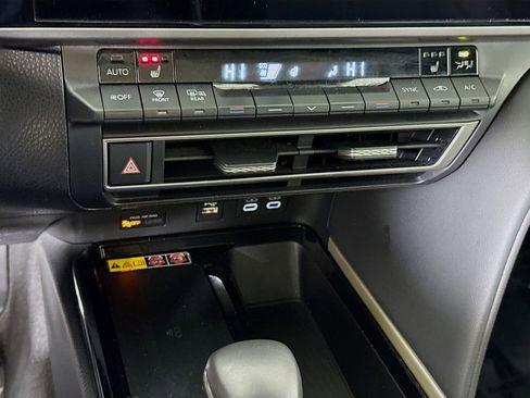 Used 2025 Toyota Camry XSE image 7