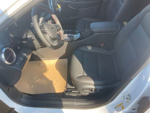 New 2026 Chevrolet Trax RS w/ Sunroof Package image 11