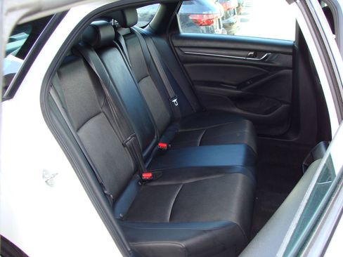 Used 2019 Honda Accord Sport image 11