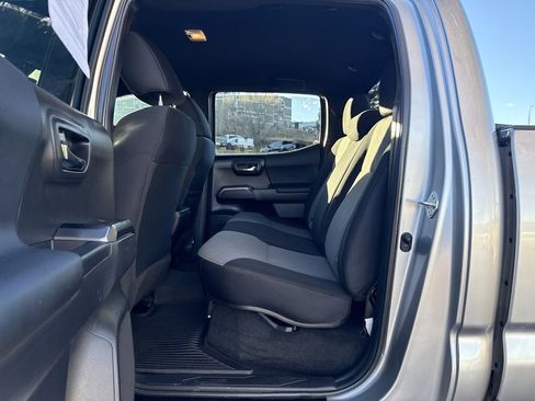 Used 2022 Toyota Tacoma TRD Off-Road image 20