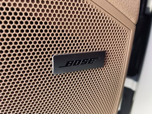 Used 2023 Porsche Cayenne Platinum Edition image 21