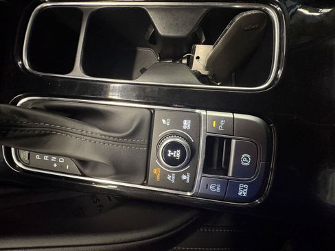 Used 2025 Kia Telluride S AWD/4WD image 31