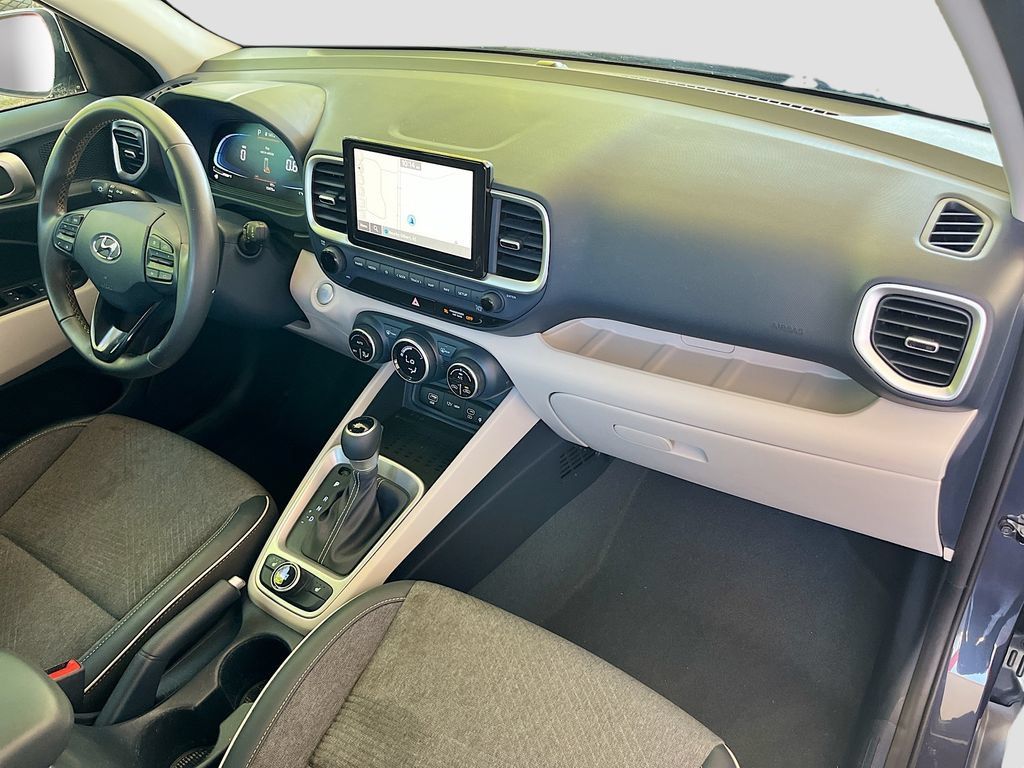 Used 2024 Hyundai Venue Limited FWD image 28