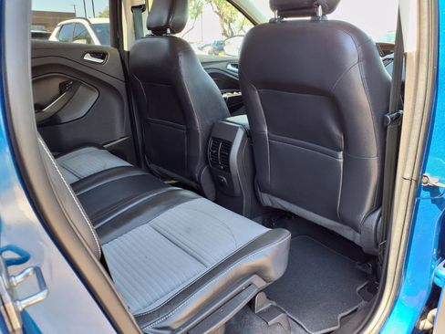 Used 2018 Ford Escape SE w/ SE Sport Appearance Package FWD image 13