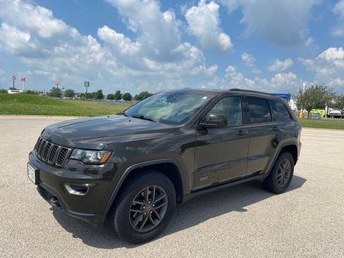 Used 2016 Jeep Grand Cherokee Laredo 75th Anniversary AWD/4WD image 6