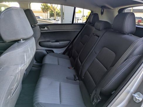 Used 2017 Kia Sportage LX image 17