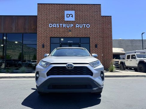 Used 2021 Toyota RAV4 XLE AWD/4WD image 2