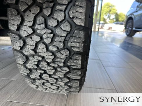 Used 2024 Ford Bronco Black Diamond AWD/4WD image 11