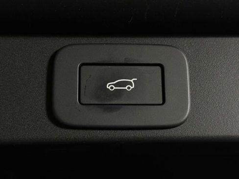 Certified 2025 Land Rover Range Rover SV image 20