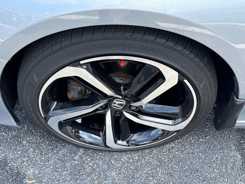 Used 2021 Honda Accord Sport image 10