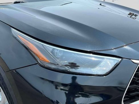 Used 2023 Toyota Highlander LE FWD image 9