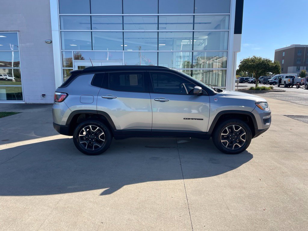 Used 2019 Jeep Compass Trailhawk AWD/4WD image 4