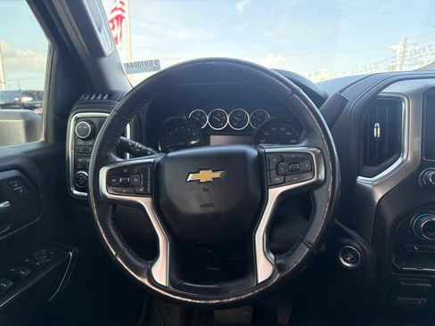 Used 2022 Chevrolet Silverado 2500 LT w/ Convenience Package AWD/4WD image 11