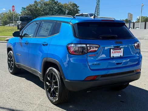 Used 2026 Jeep Compass Latitude AWD/4WD image 7