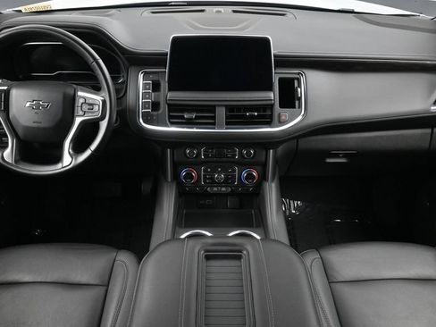 Used 2024 Chevrolet Suburban Z71 w/ Luxury Package AWD/4WD image 4