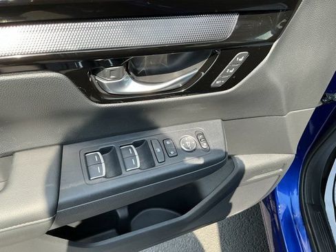 Used 2025 Honda CR-V EX-L image 16
