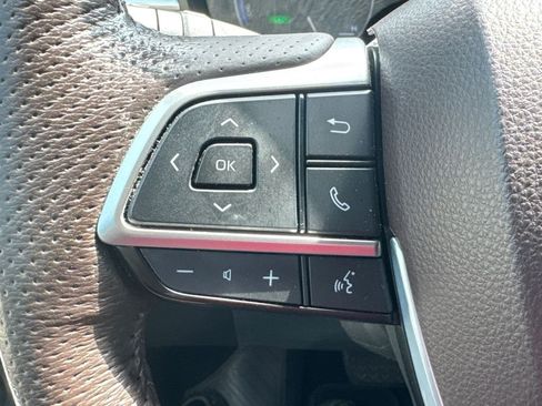 Used 2021 Toyota Sienna Platinum AWD/4WD image 21
