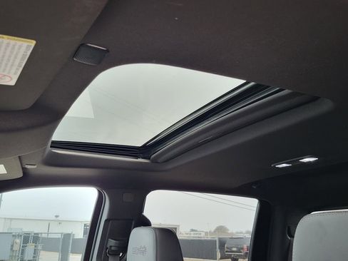 Used 2023 Chevrolet Silverado 3500 High Country image 17