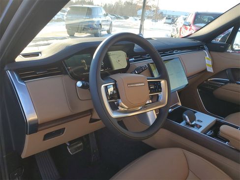 New 2026 Land Rover Range Rover SE image 14