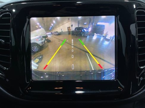 Used 2018 Jeep Compass Limited image 10