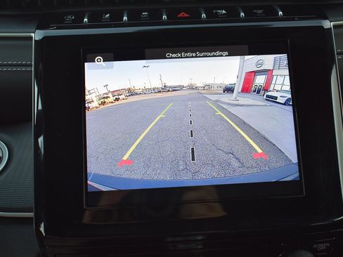 Used 2024 Jeep Grand Cherokee Laredo w/ Trailer Tow Package image 35