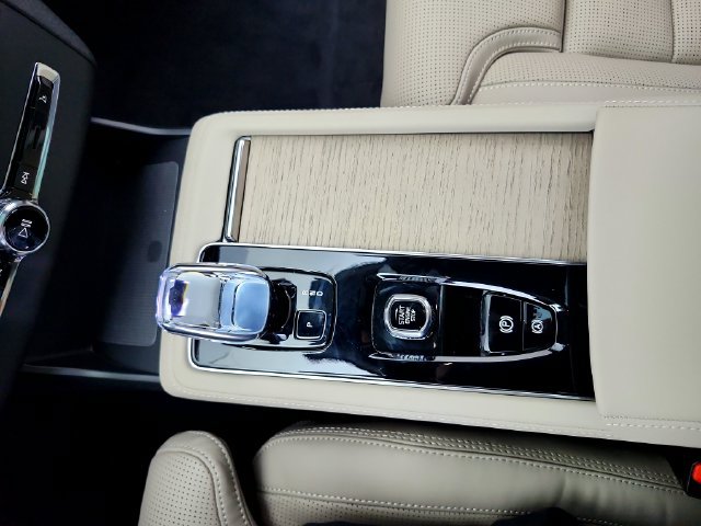 New 2027 Volvo XC90 B6 Ultra AWD/4WD image 26