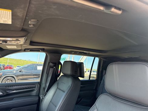 Used 2024 GMC Yukon XL Denali w/ Denali Reserve Package AWD/4WD image 18