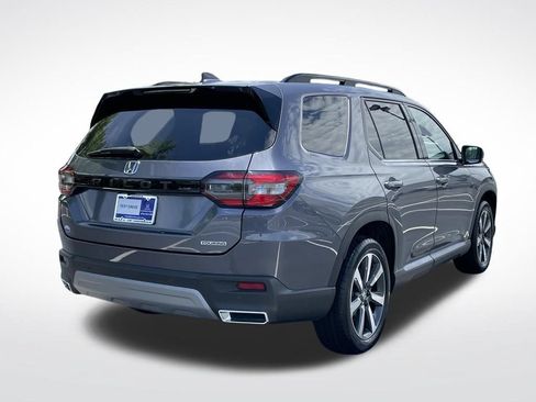 Certified 2024 Honda Pilot Touring image 6