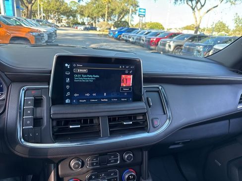 Used 2022 Chevrolet Suburban RST w/ Sport Performance Package image 42