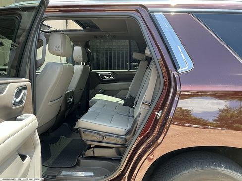 Used 2022 GMC Yukon SLT w/ SLT Premium Package RWD image 9