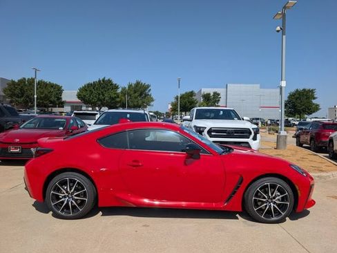 New 2026 Toyota GR86 RWD image 3