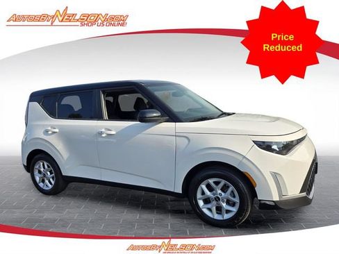 Used 2023 Kia Soul S FWD image 1