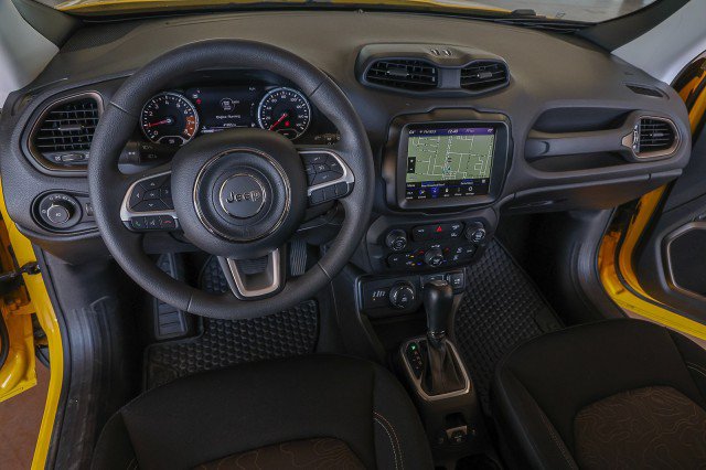 Used 2023 Jeep Renegade Latitude AWD/4WD image 22