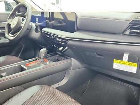 New 2025 Nissan Kicks SR image 22