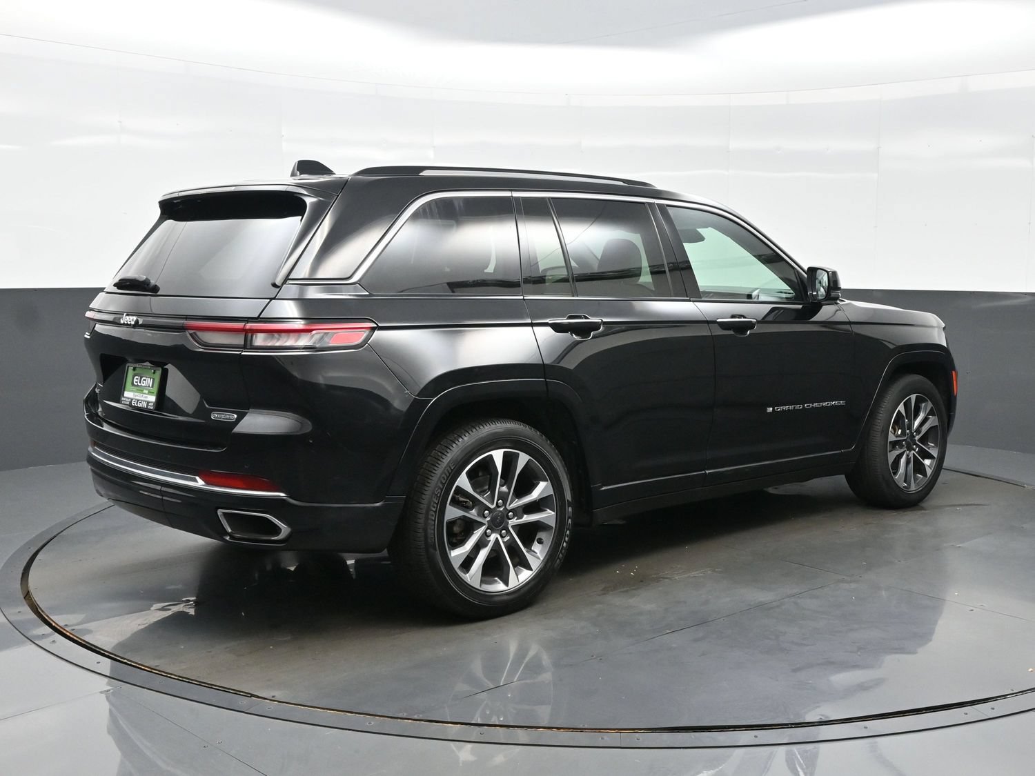 Used 2022 Jeep Grand Cherokee Overland AWD/4WD image 8