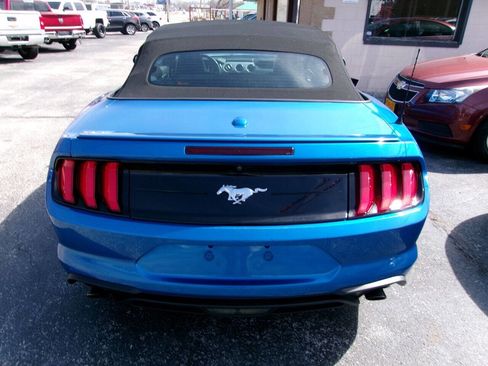 Used 2020 Ford Mustang Premium image 7