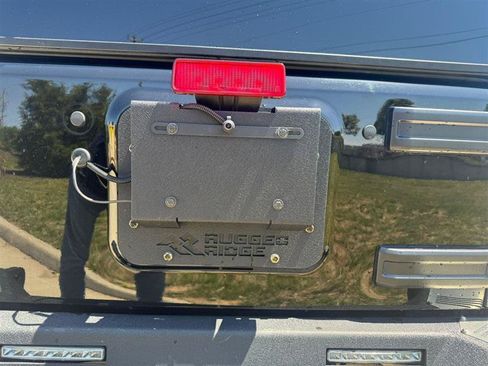 Used 2018 Jeep Wrangler Unlimited Rubicon w/ Connectivity Group AWD/4WD image 19