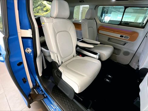 Used 2025 Volkswagen ID. Buzz 1st Edition image 19