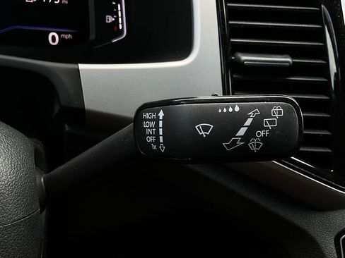 Used 2022 Volkswagen Atlas Cross Sport SEL R-Line image 41