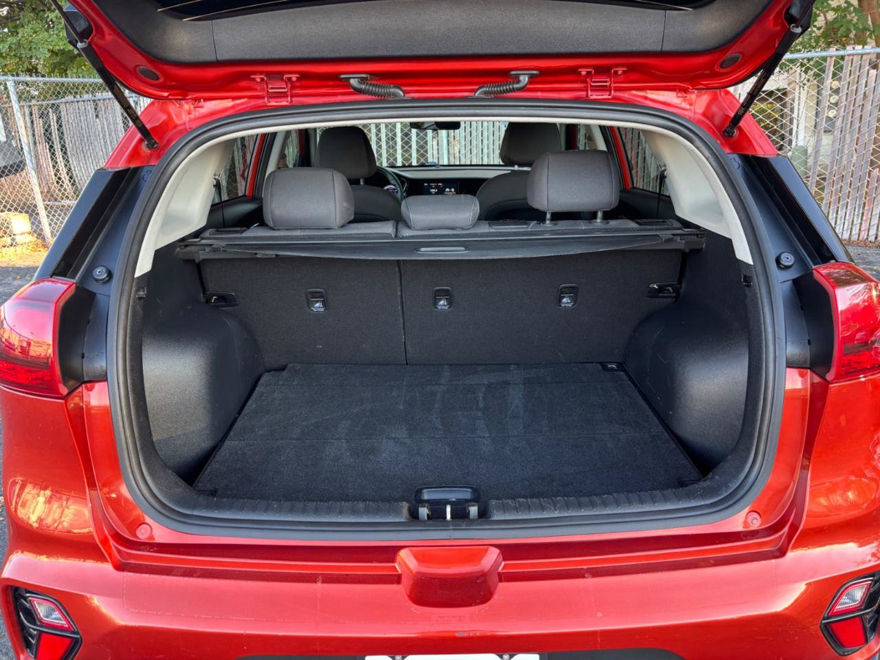 Used 2022 Kia Niro LXS FWD image 21