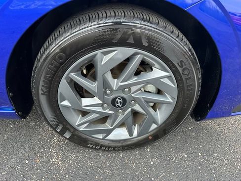 Used 2024 Hyundai Elantra SEL FWD image 7