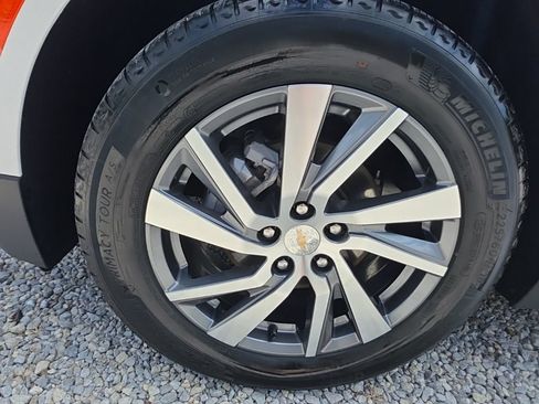 Used 2024 Chevrolet Equinox LT w/ LPO, Floor Liner Package AWD/4WD image 12