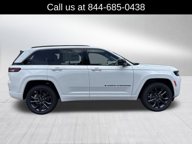 New 2026 Jeep Grand Cherokee Limited AWD/4WD image 4